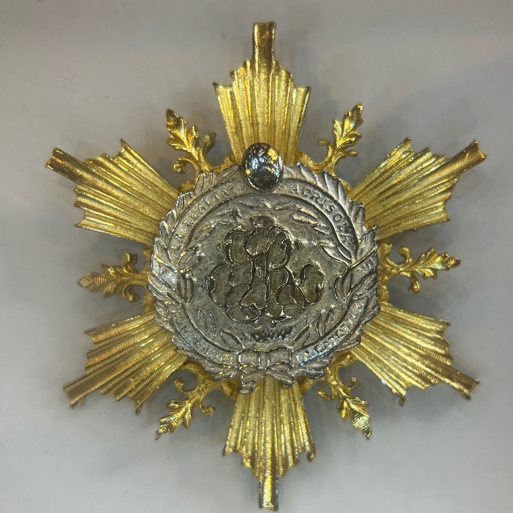 1952 CORP HERALDIC ANTIQUE BROOCH ORDER OF ISABELLA